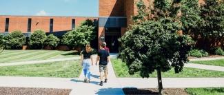 Students walking on VHCC Campus